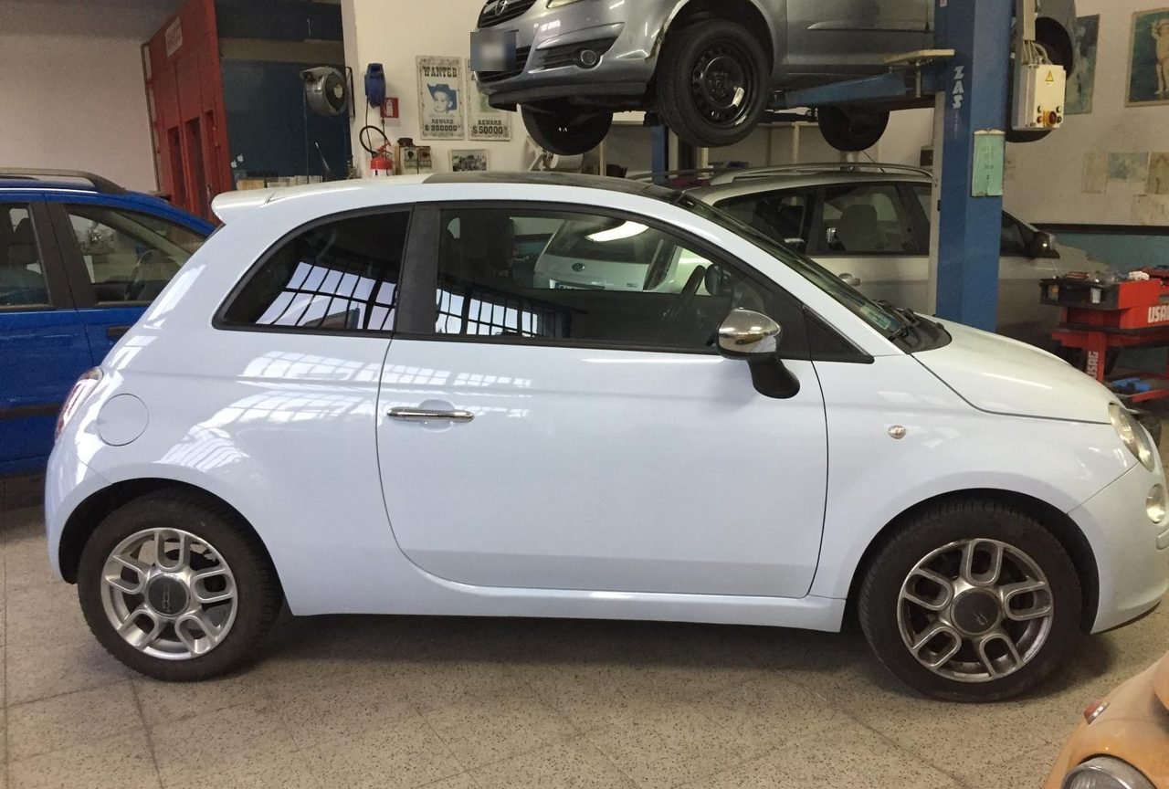 La stessa Fiat 500 riparata e riverniciata